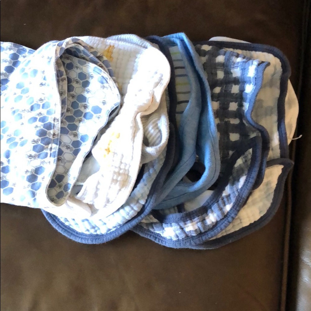11 bibs used but in a fair conditions